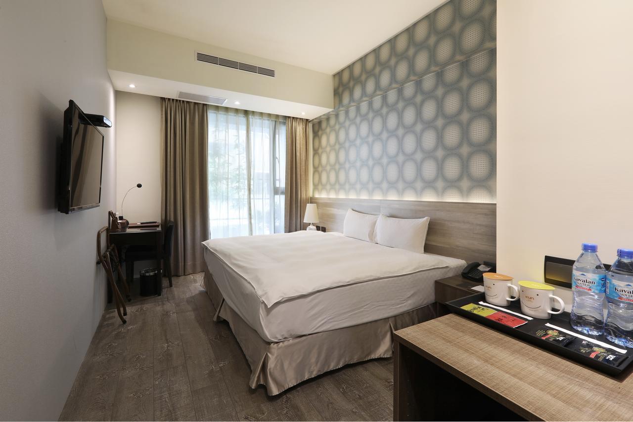 Kun Hotel Taichung Extérieur photo