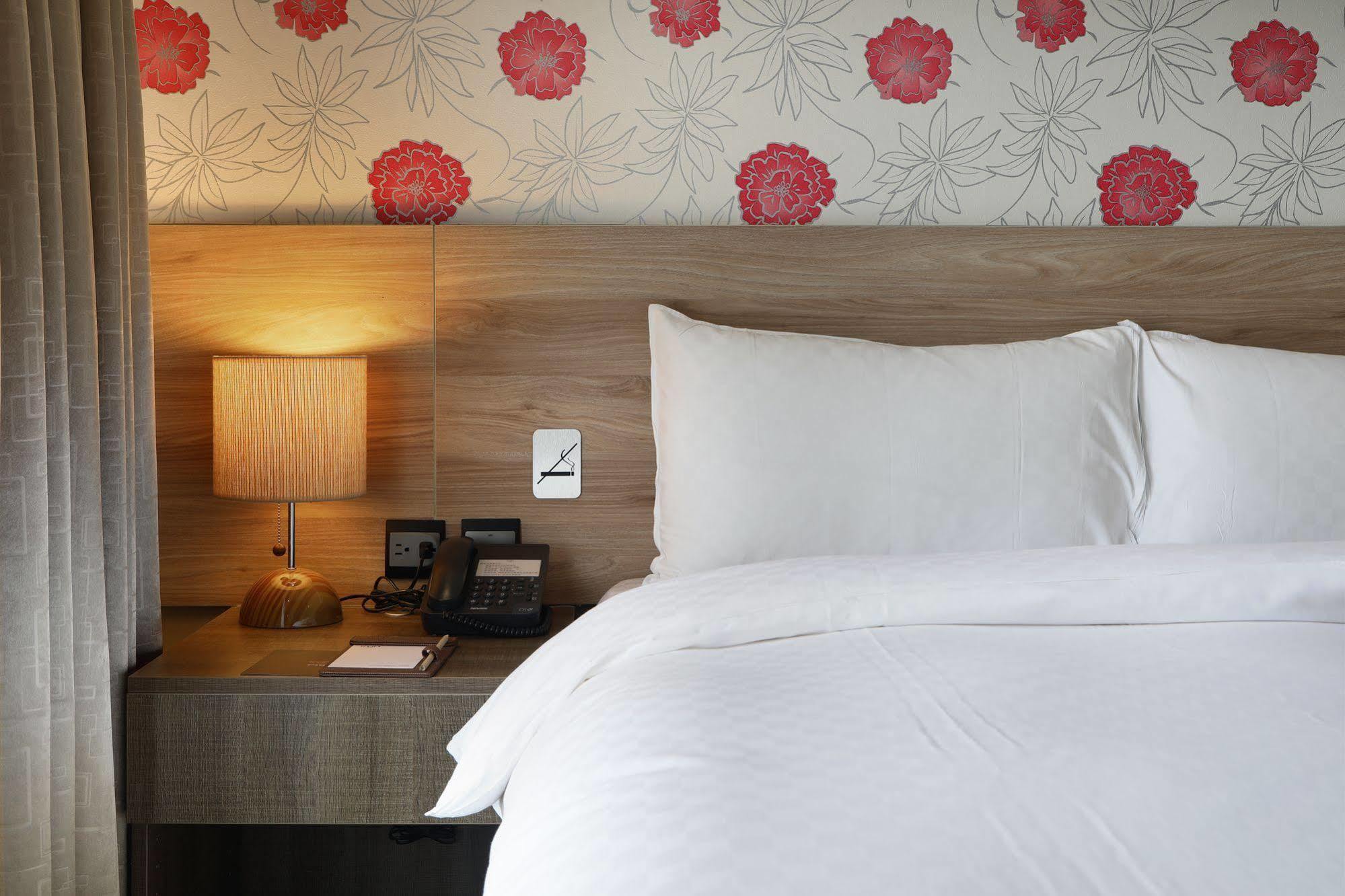 Kun Hotel Taichung Extérieur photo