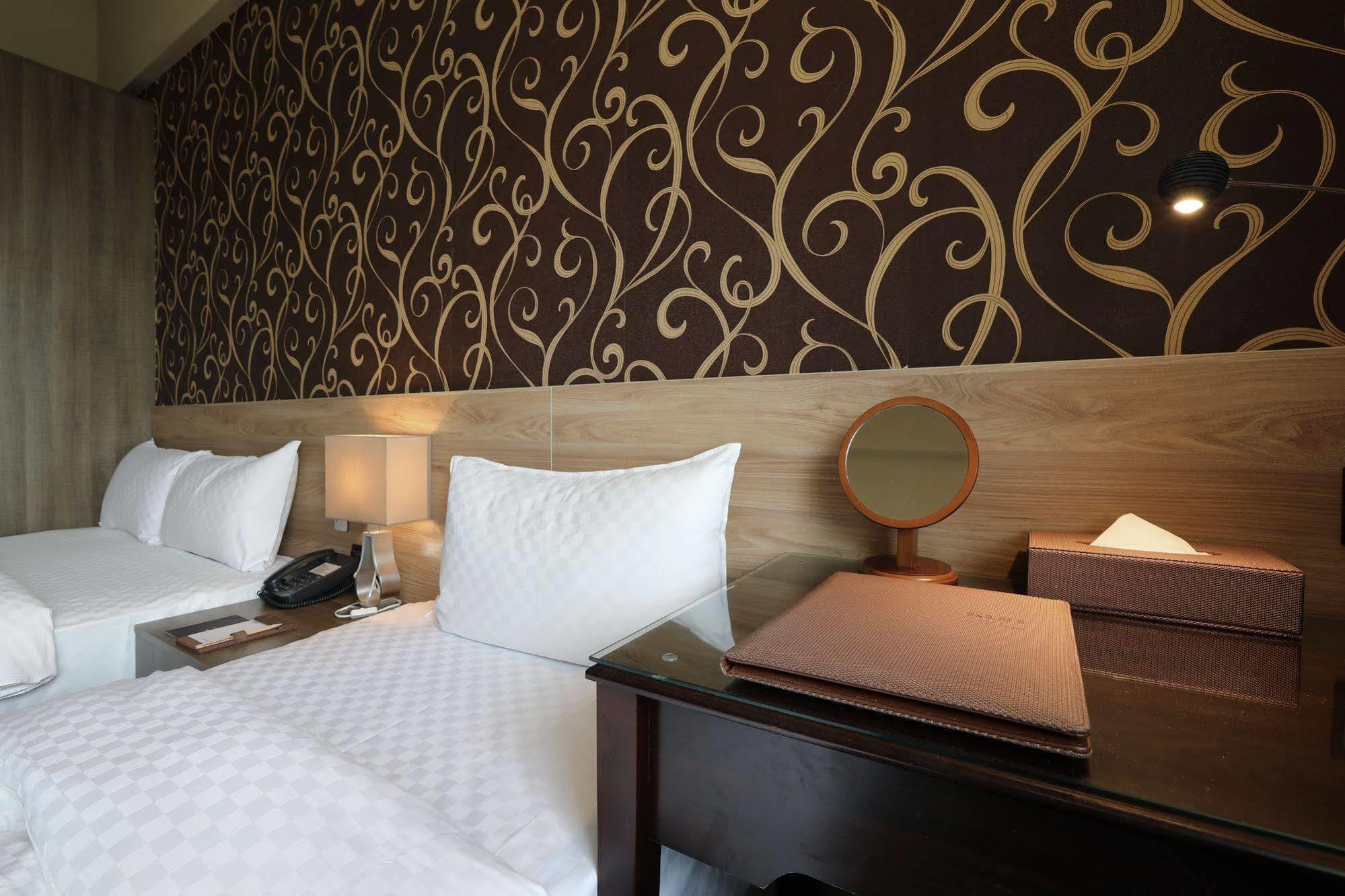 Kun Hotel Taichung Extérieur photo