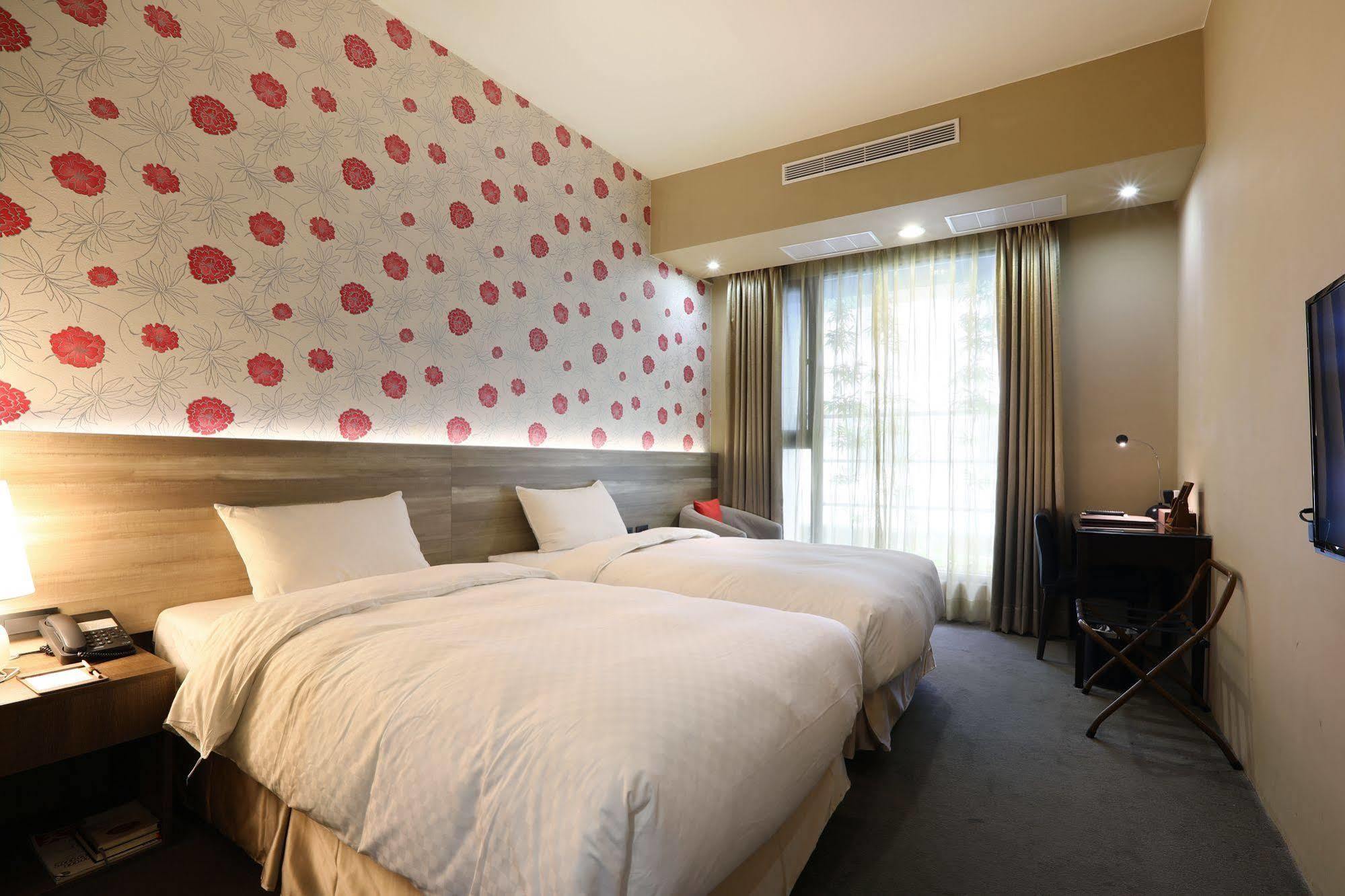 Kun Hotel Taichung Extérieur photo