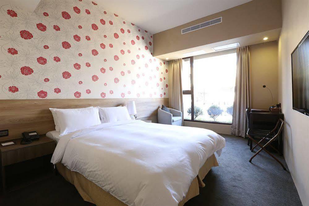 Kun Hotel Taichung Extérieur photo